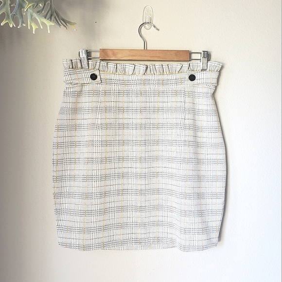Express Dresses & Skirts - NWOT Express | High Waist Plaid Ruffle Midthigh Skirt